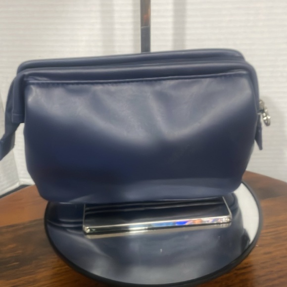 Salvatore Ferragamo X Turkish Airlines Amenity Bag - Picture 4 of 5